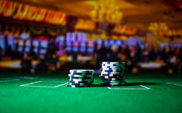 Roulette wheel and baccarat card layout on tanya4d live dealer table